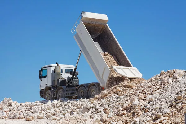 Louer un camion pour débarrasser les débris après un chantier, Val d'Oise, NA TRANS