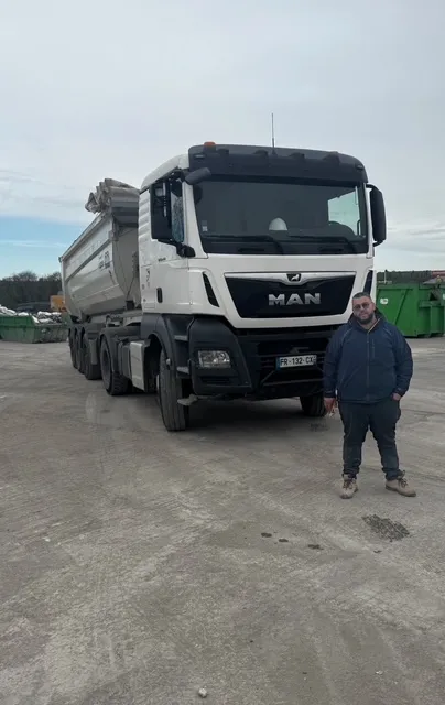 Location de Camion avec Chauffeur – TP, Terre & Gravats – Île-de-France et zones limitrophes, Val d'Oise, NA TRANS